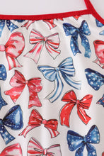 Load image into Gallery viewer, Bow print mom&amp;me top

