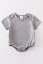 Load image into Gallery viewer, Gray blank basic t-shirt Adult Kids and baby bubble
