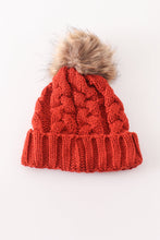 Load image into Gallery viewer, Caramel pompom  cable beanie
