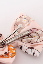 Load image into Gallery viewer, Pink pumpkin piggie hair bow
