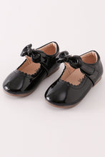 Load image into Gallery viewer, Black bow mary jane shoes
